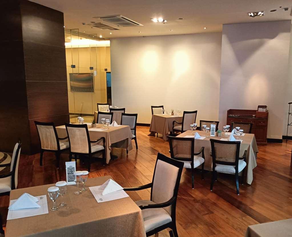 Discovery Suites Manila, Philippines Pasig City Restaurang bild
